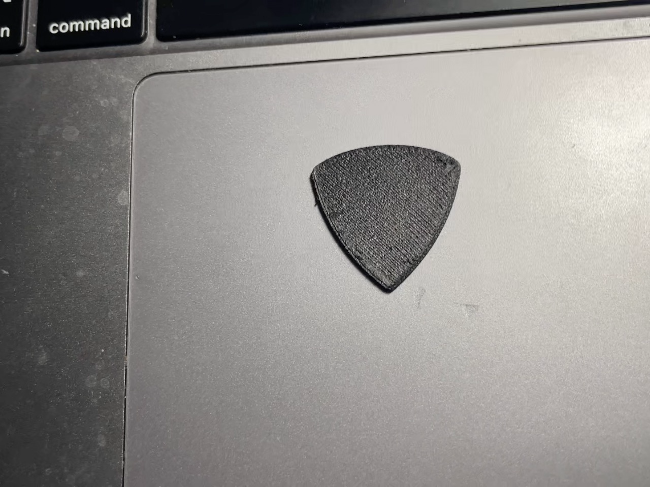 Triangular Guitar Pick (Thin Nylon)