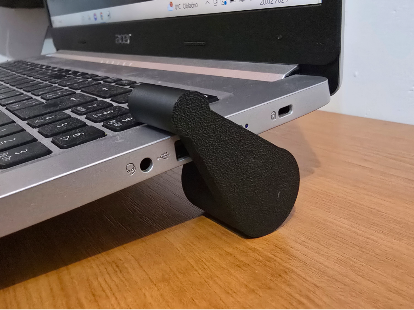 Simple Laptop Stand