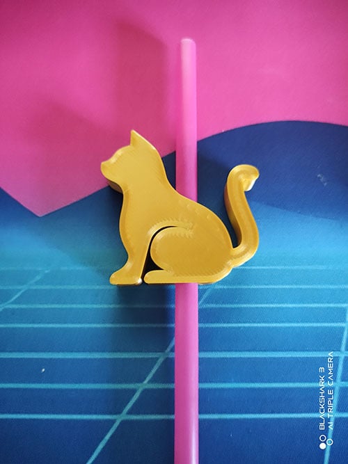 Sitting cat straw topper