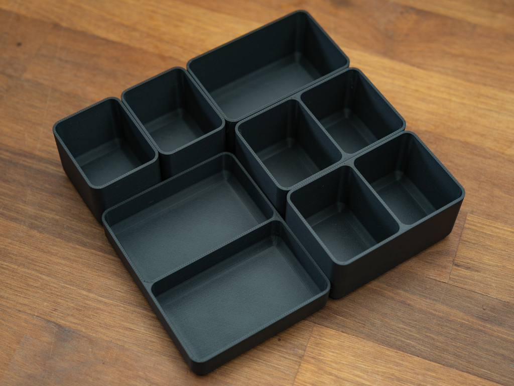 Customizable containers