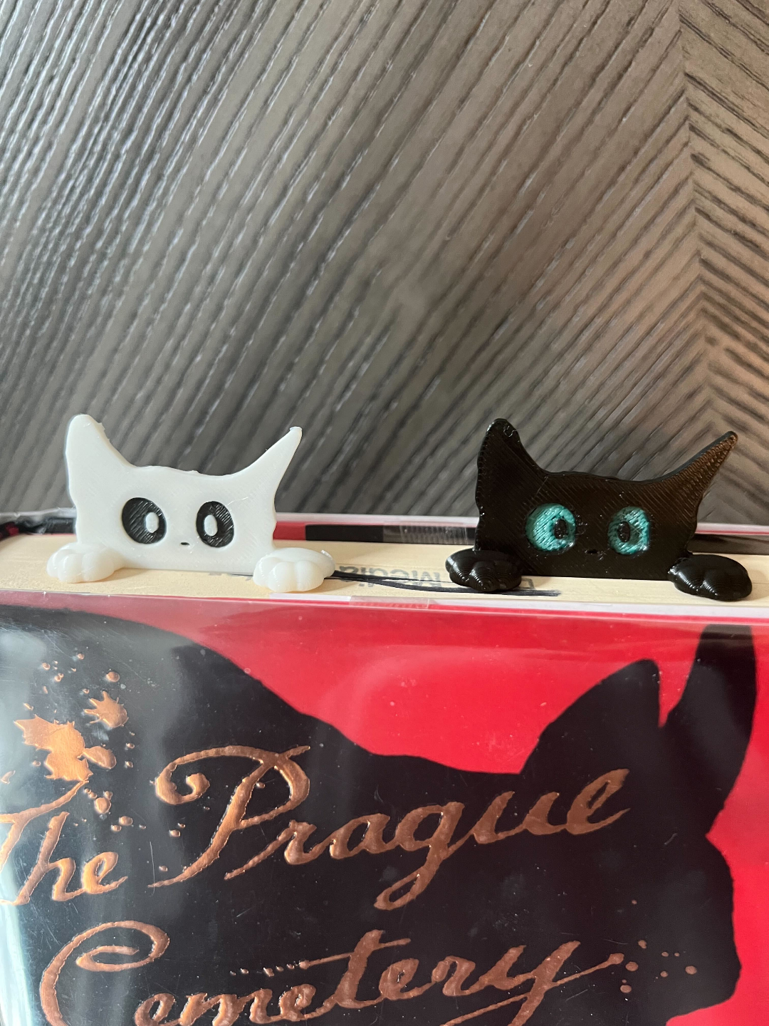 Peeking Cat Kitty Bookmark