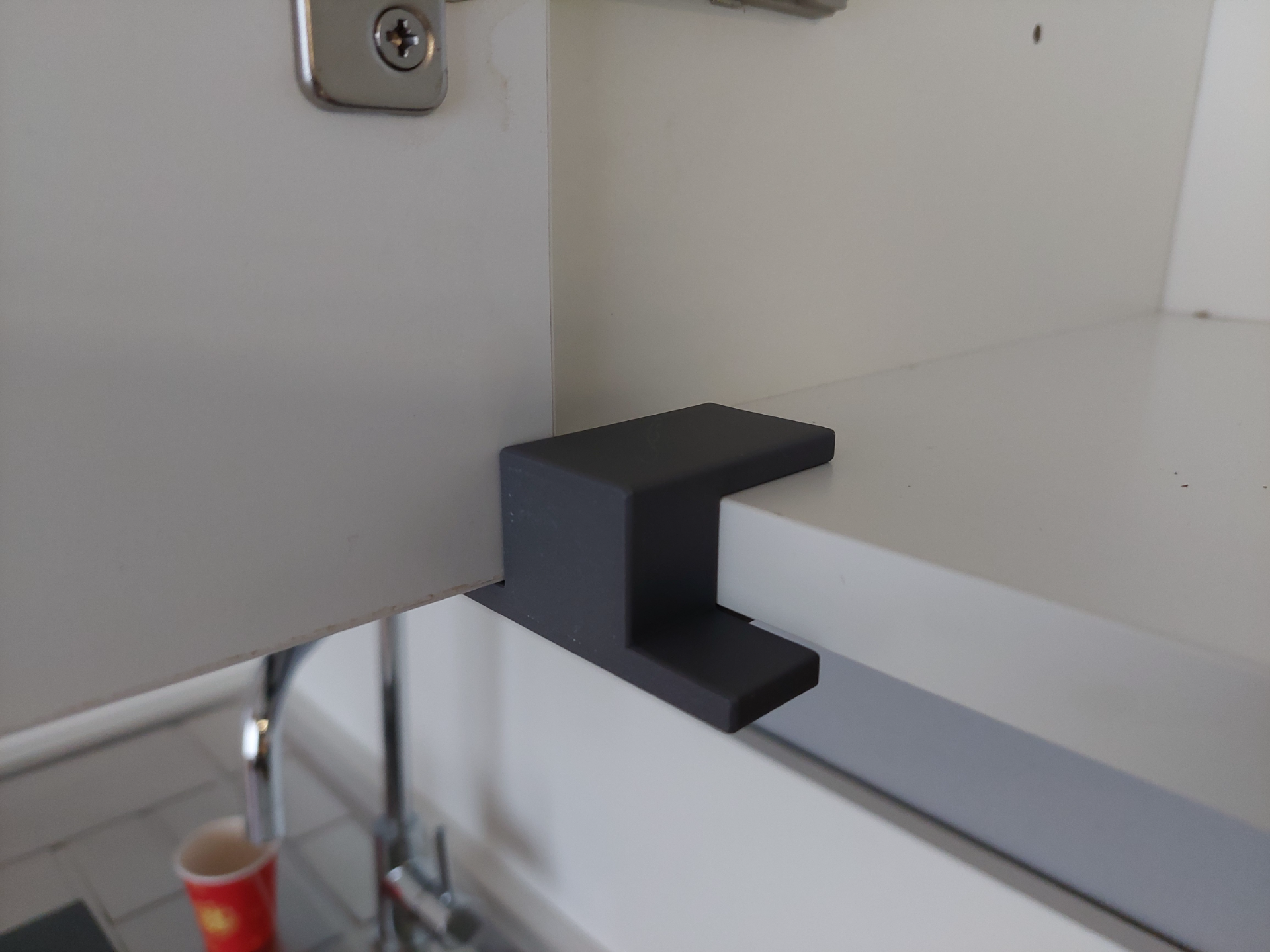 tool for installing furniture hinges