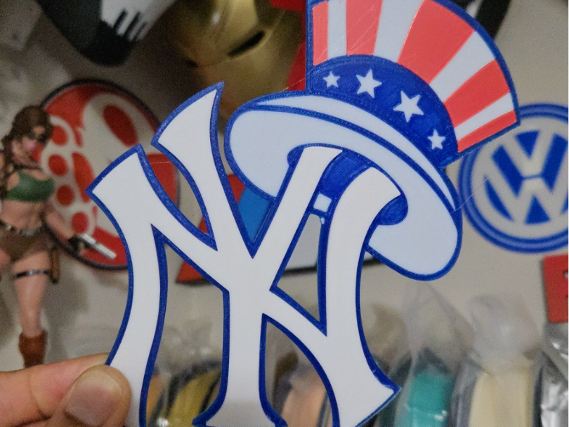 NY Yankees w/Cap Logo/Necklace