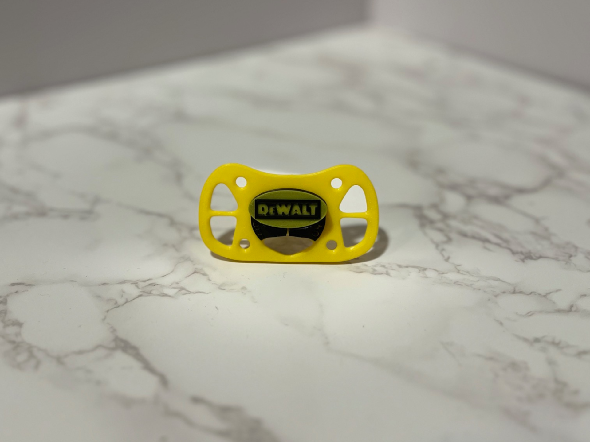 20V MAX Jobsite Pacifier