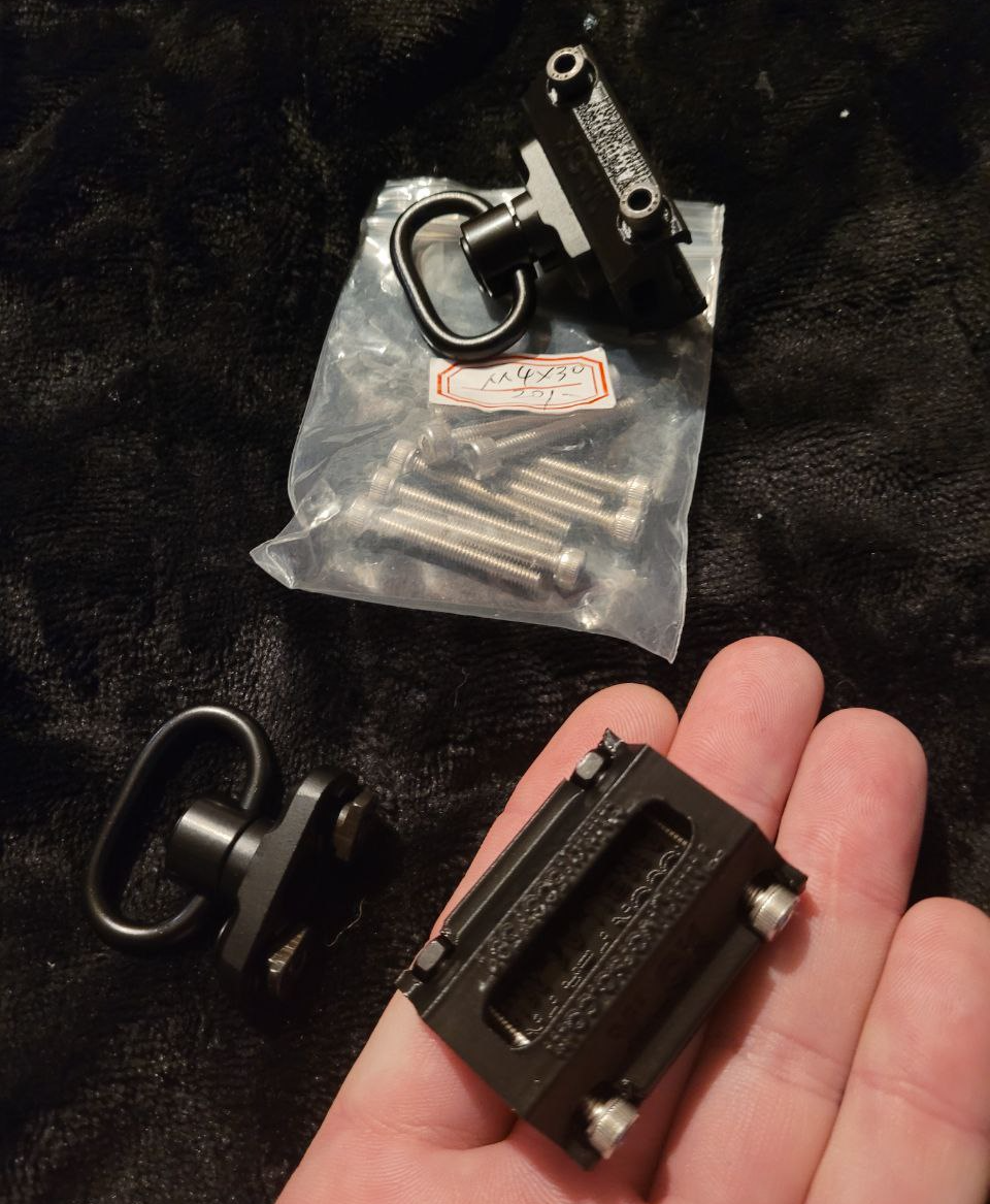 Picatinny to MLOK Adapter 2xM4x30 bolts+M4 HexNuts