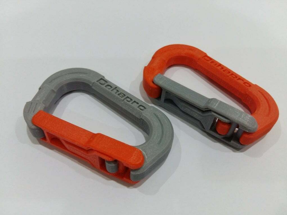 Simple carabiner