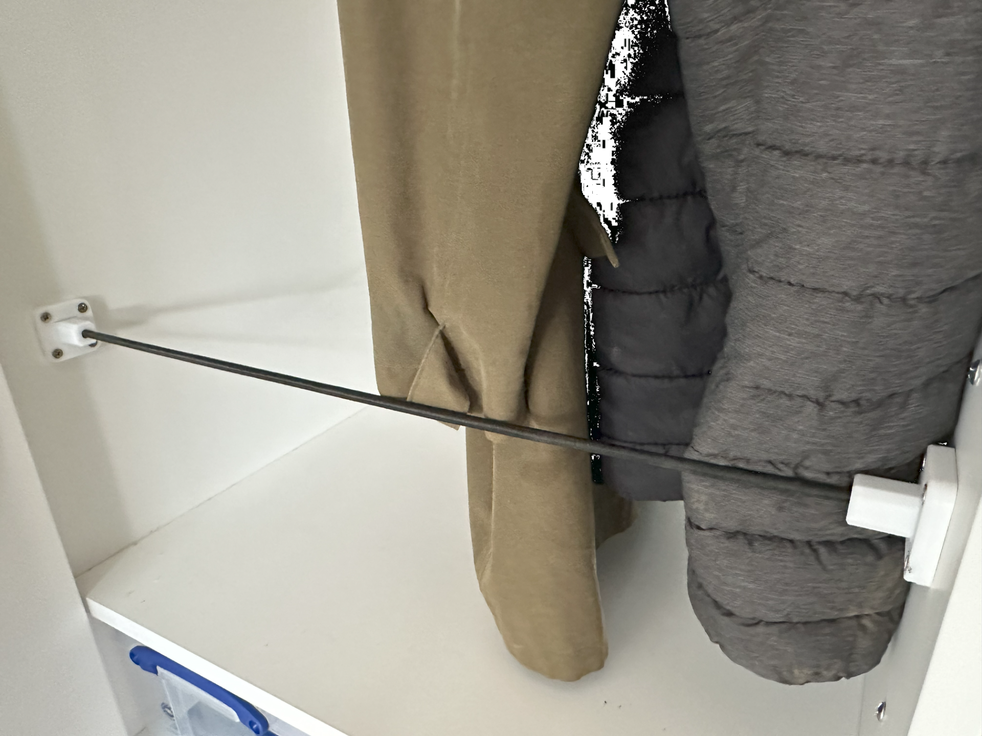 Bracket for Elastic Cord to hold clothes