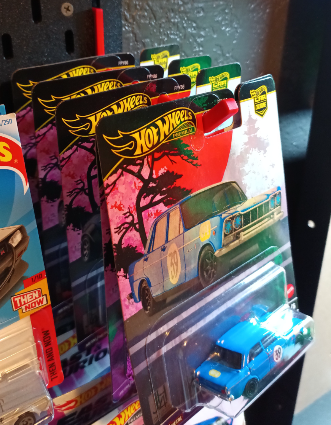 Skadis board hot wheels hook