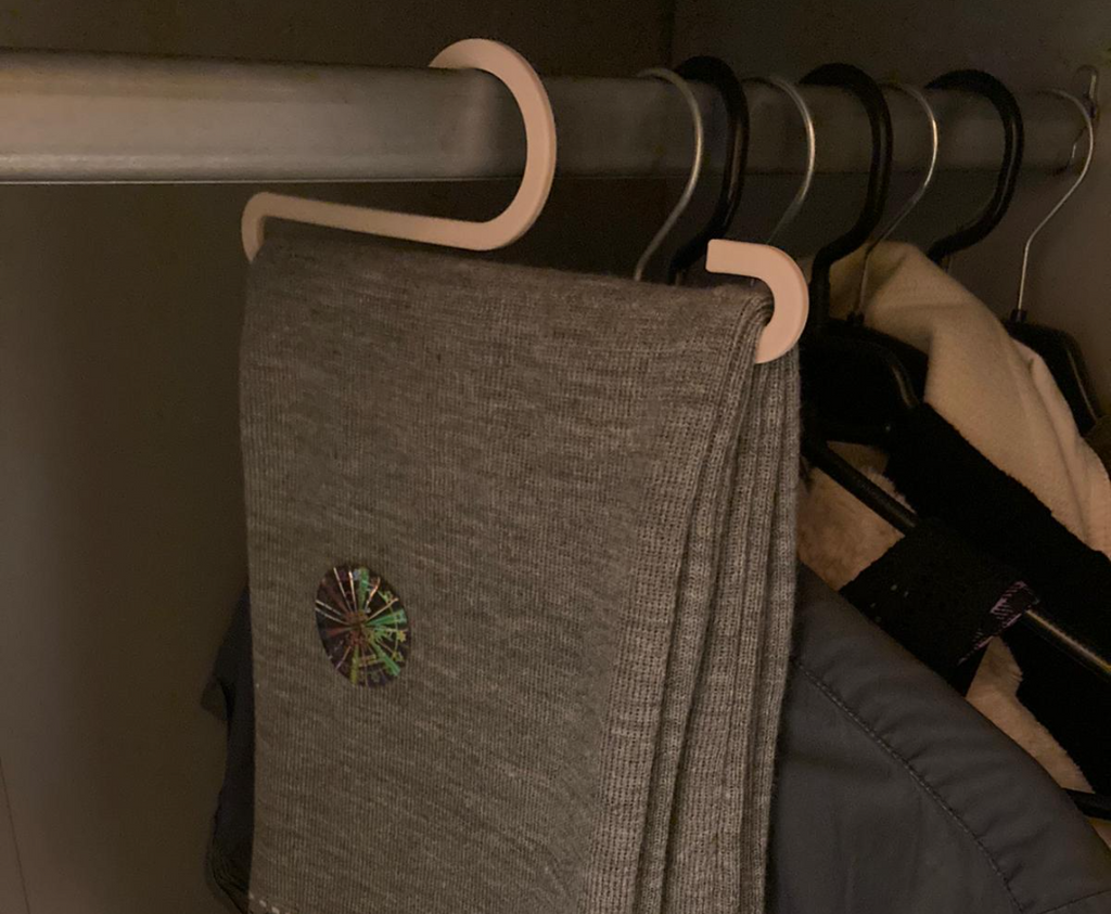 Scarf hanger - Hanger for a Scarf