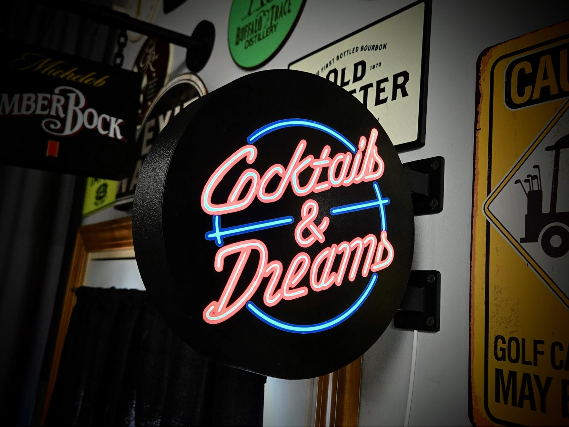 Retro Cocktails & Dreams Bar Lightbox Sign