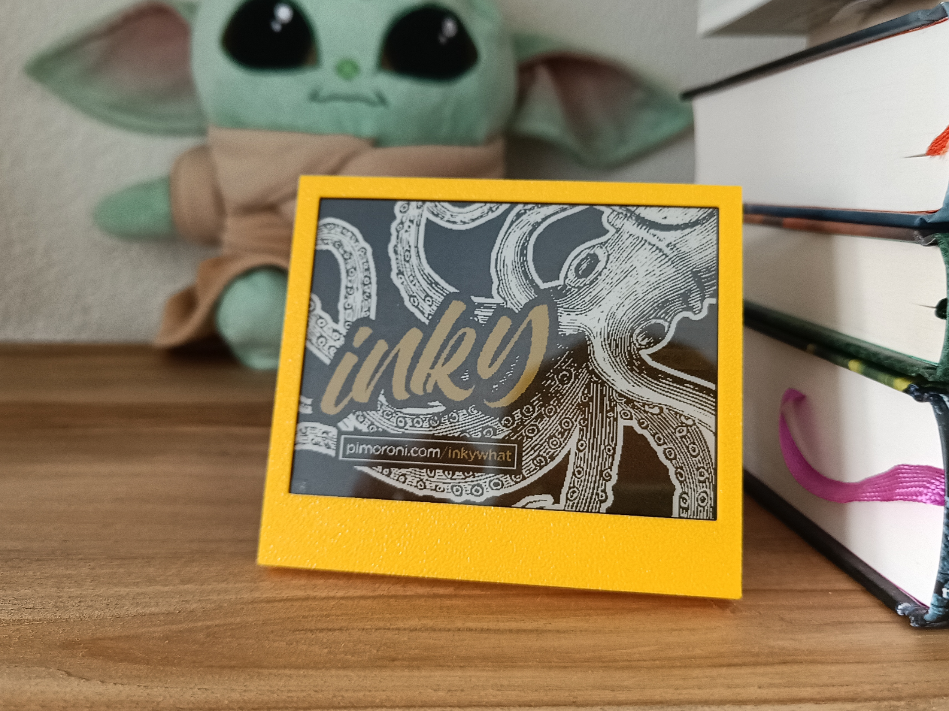 Inky wHAT frame for Raspberry Pi Zero