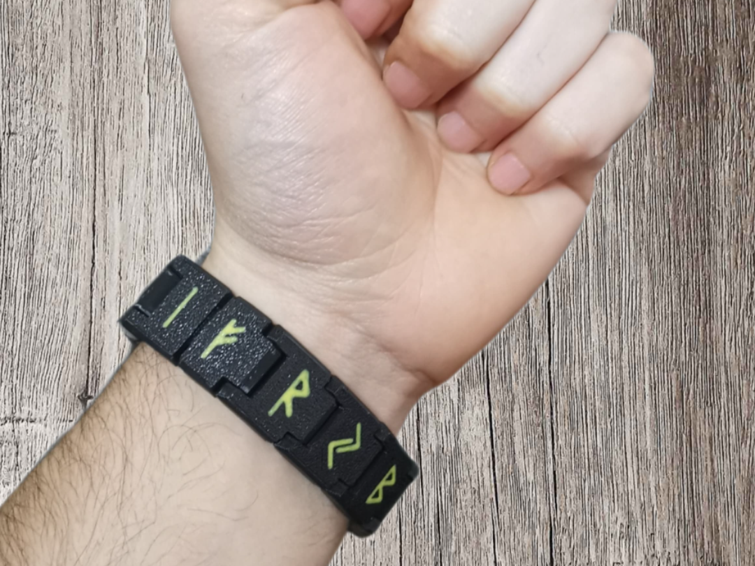 Bracelet runes pezzo unico