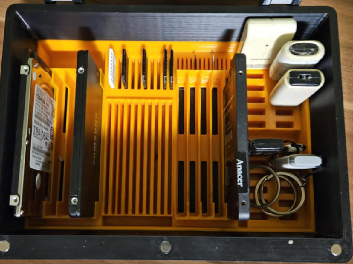 Durable storage box for SSD, SD, MicroSD and USB