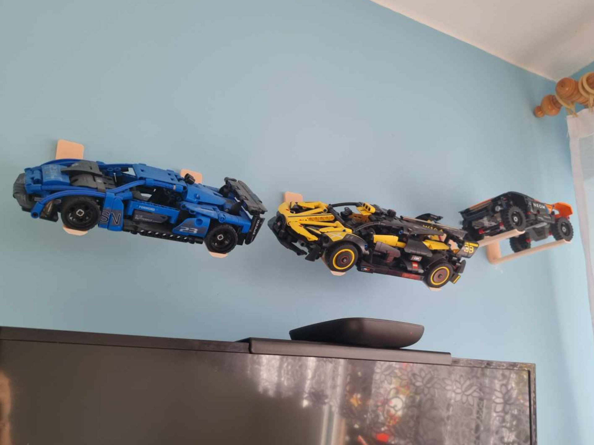 BRICKS LEGOS CAR WALL MOUNT