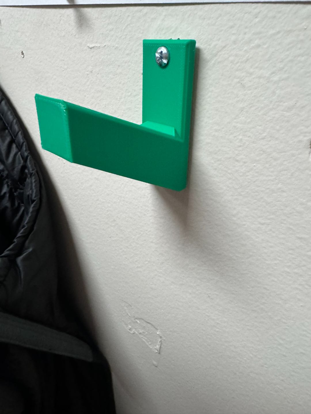 Simple Wall Hanger