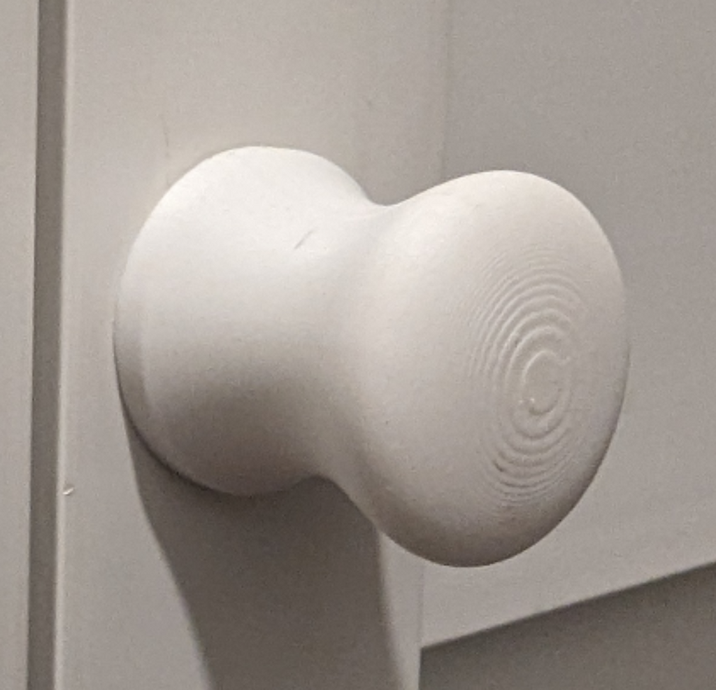 Closet door knob