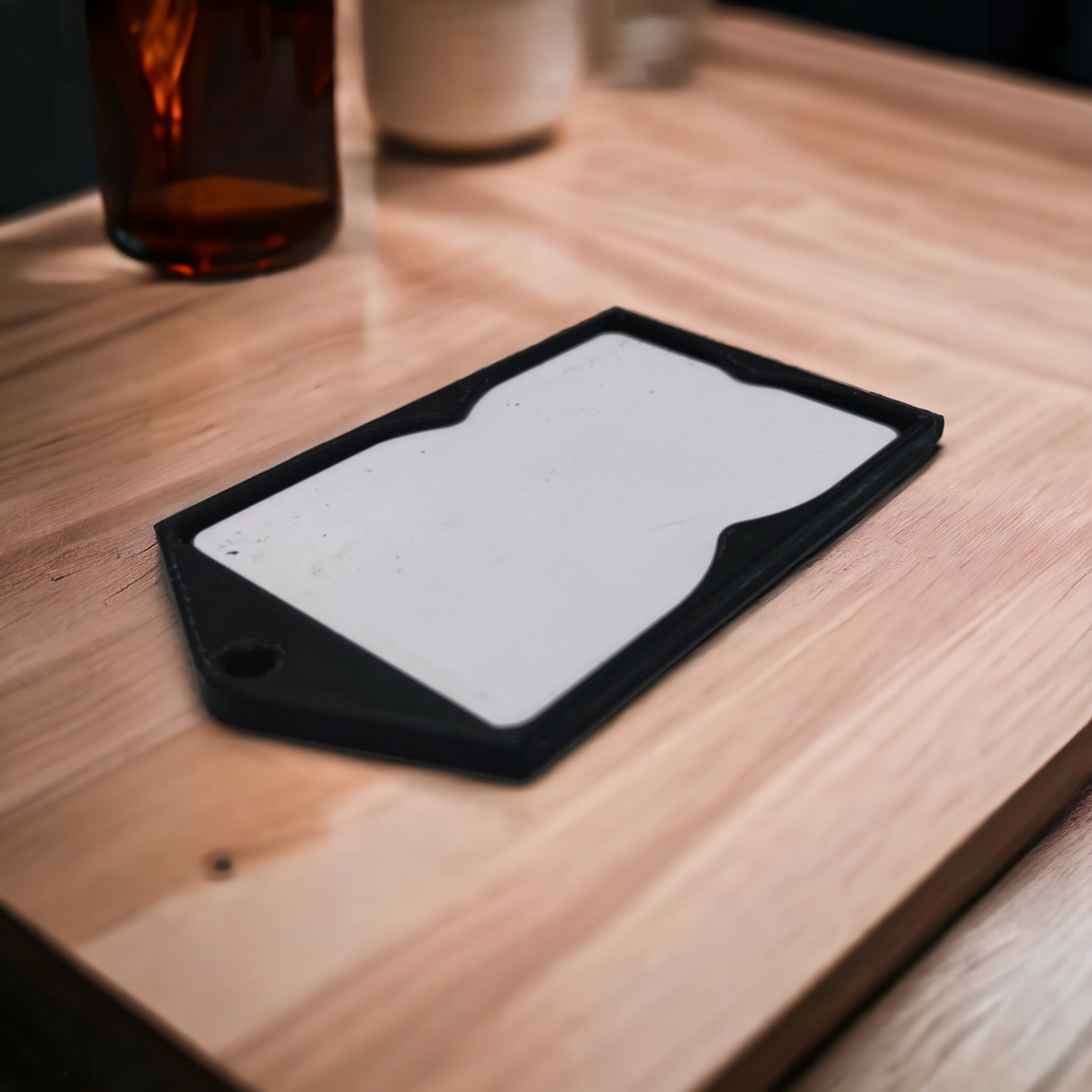 Bedge/card holder
