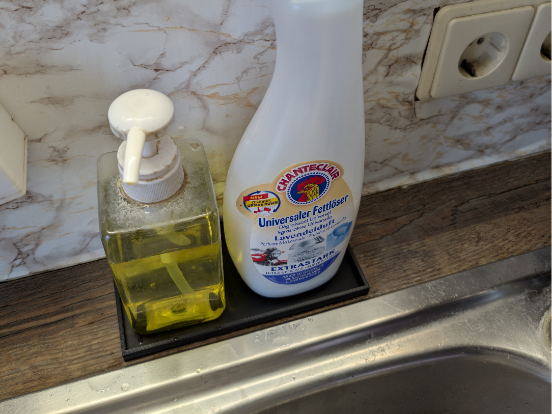 Simple soap holder
