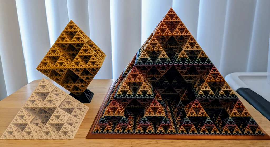 Level 7 Sierpinski Fractal Pyramid (Vase Mode)