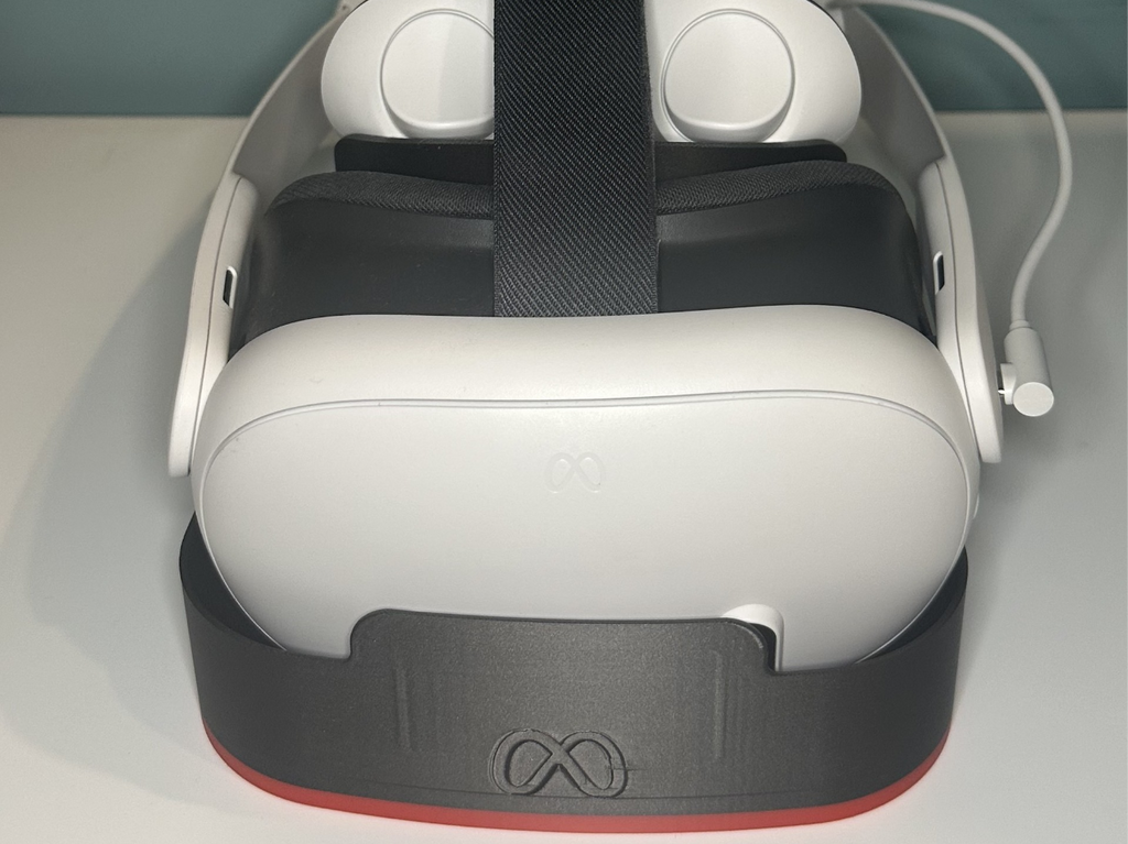 Quest 3 Stand (with Privacy, Padding)