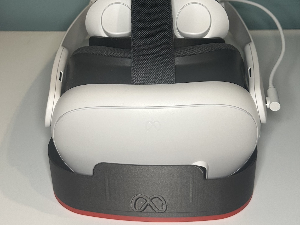 Quest 3 Stand (with Privacy, Padding)