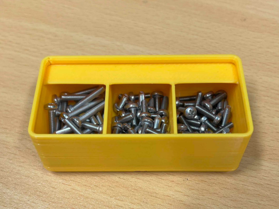 Gridfinity screw organiser 1x2x4 w/ 3 compartments