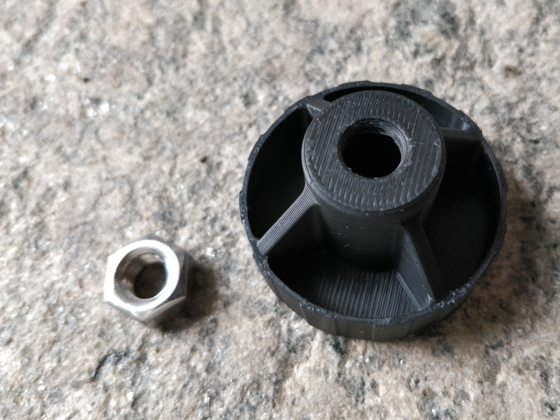 grip nut for M8