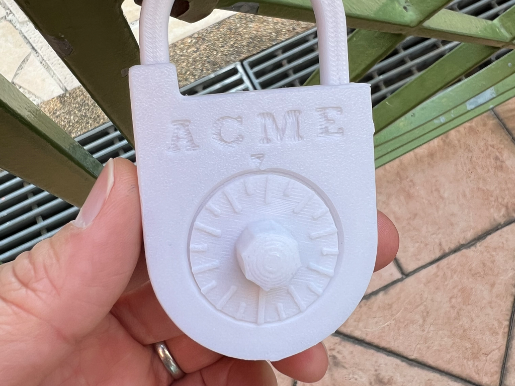 1-Digit non-combination padlock for child-proofing