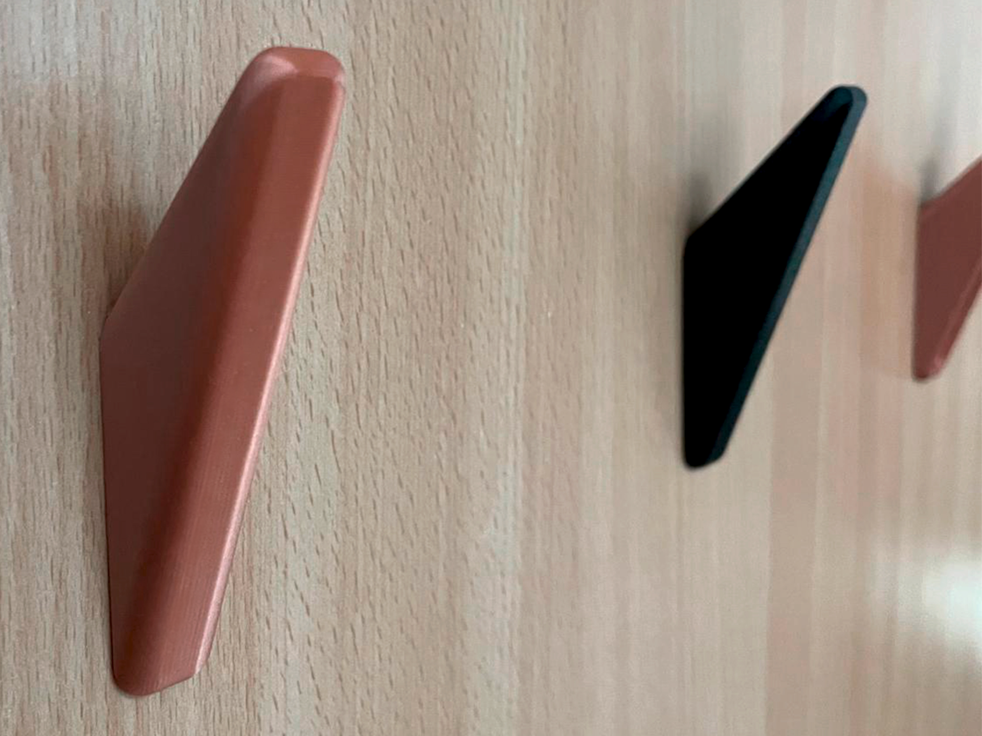 HOOKLY – Minimalist 3D-Printed Wall Hook
