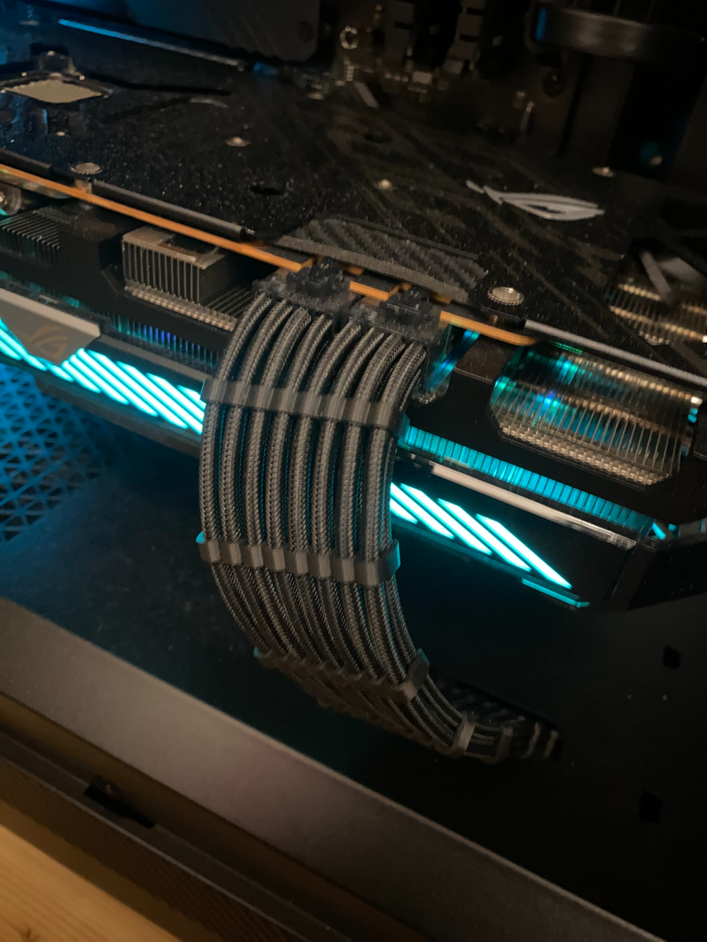 GPU and ATX Cable Come 16 pin 24 pin