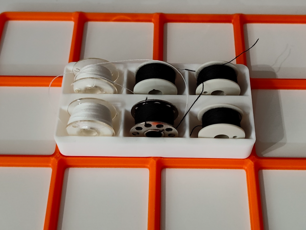 Sewing machine bobbin spool Gridfinity bin