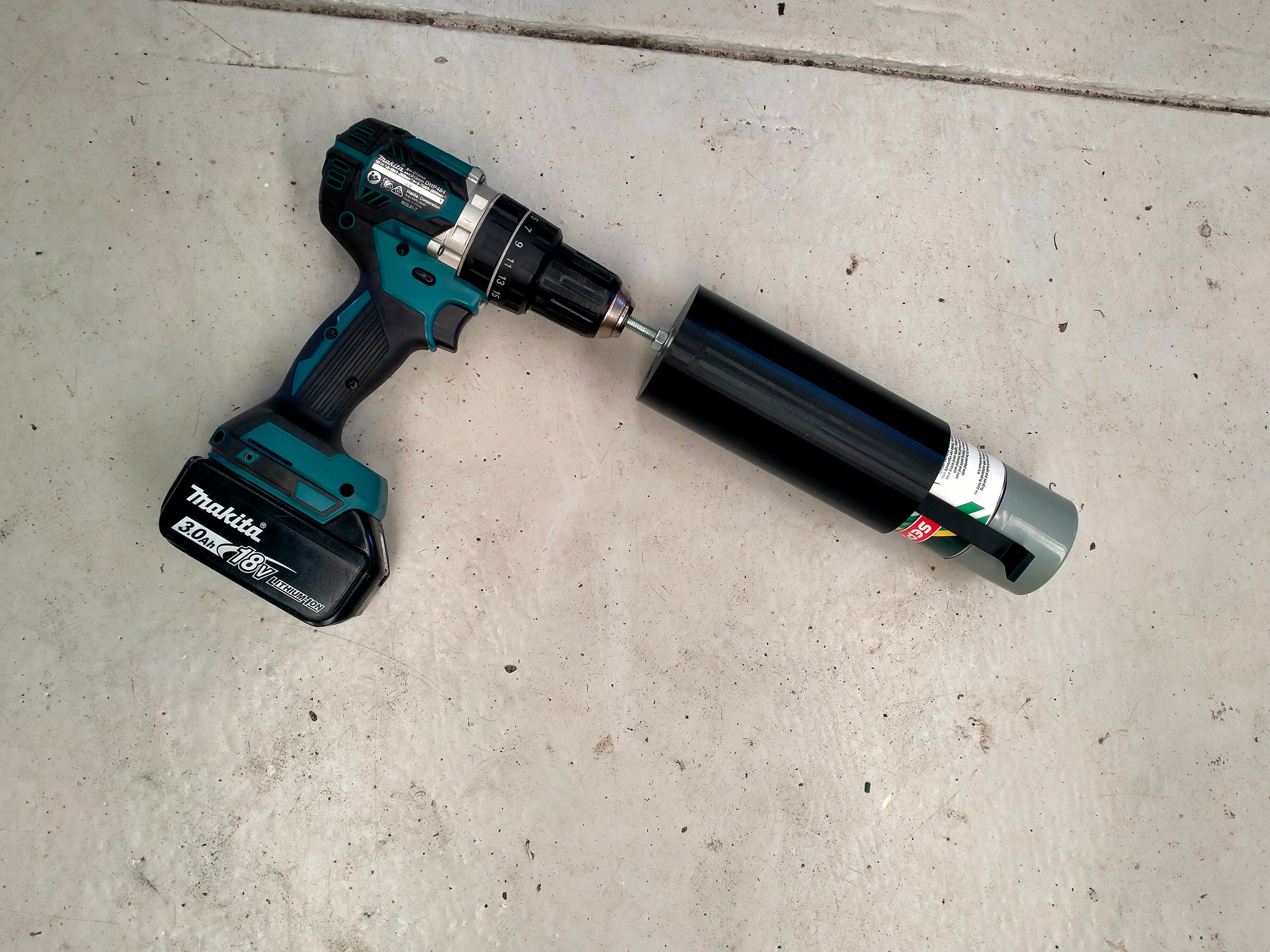 Paint can shaker/mixer for hand drill