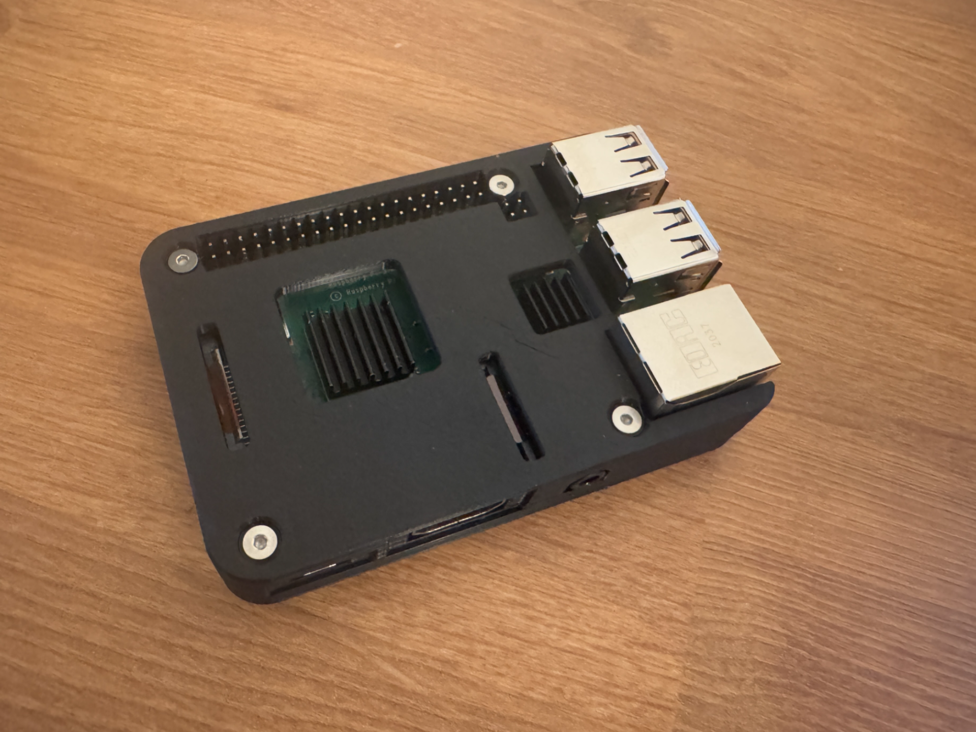 Raspberry pi 3 Model B case with heatsink window