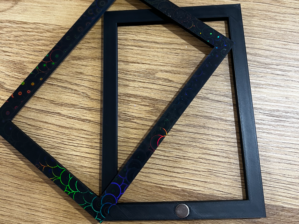 Picture frame with magnets
