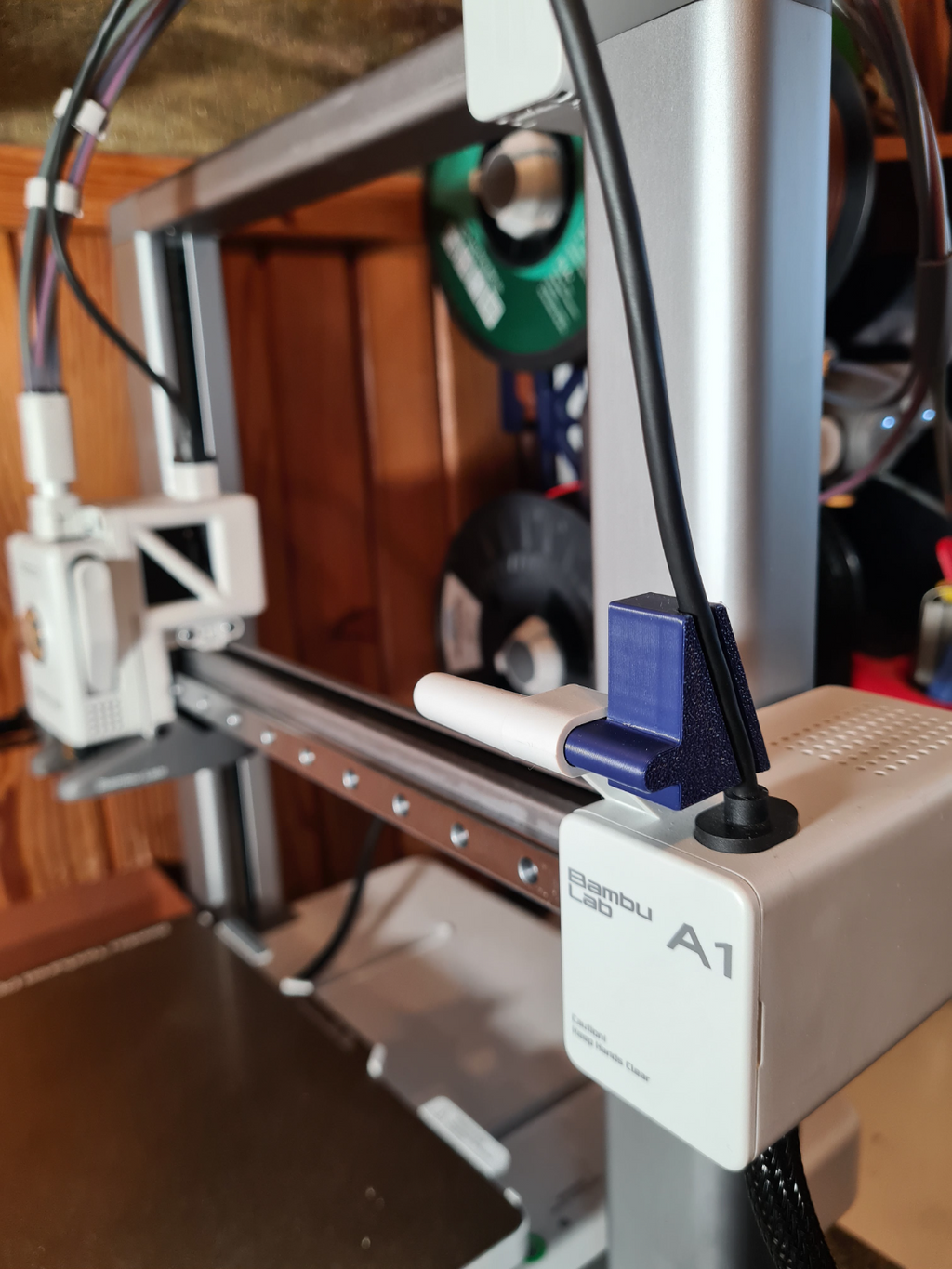 A1_Cable securing for the tool head