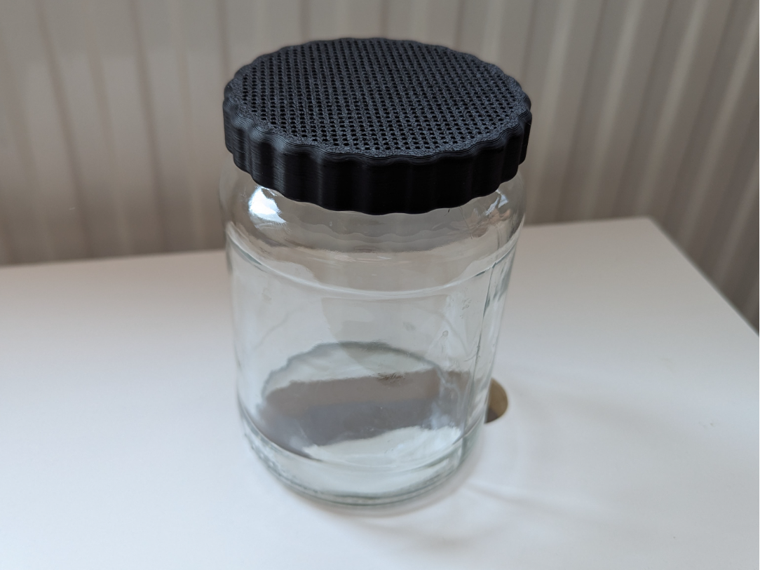 Sprouting lid for european (TO82) canning jars