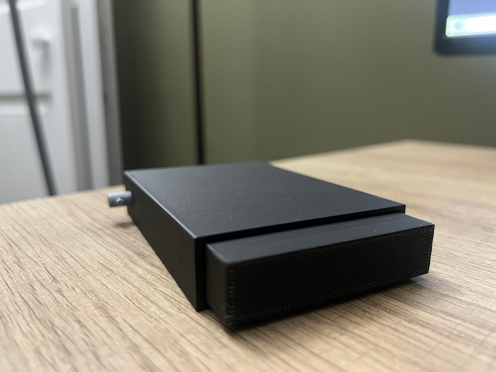 Secure Simple Sliding Box with Locking Travel Pin