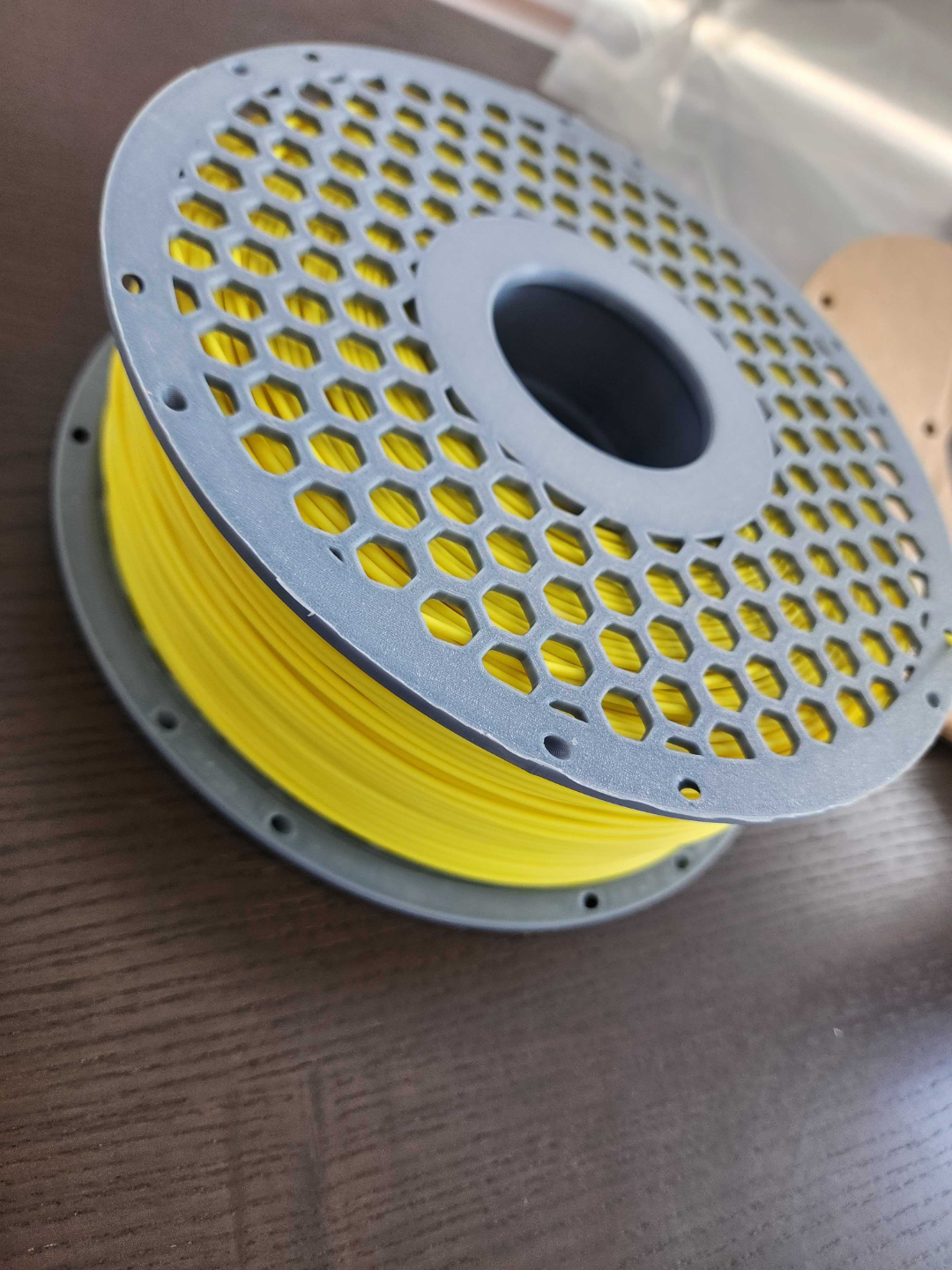 Improved Bambu Lab Reusable Spool Holder for Kiwifil filaments