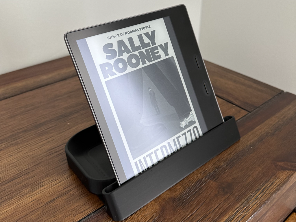 Kindle Oasis, iPad mini and glasses stand