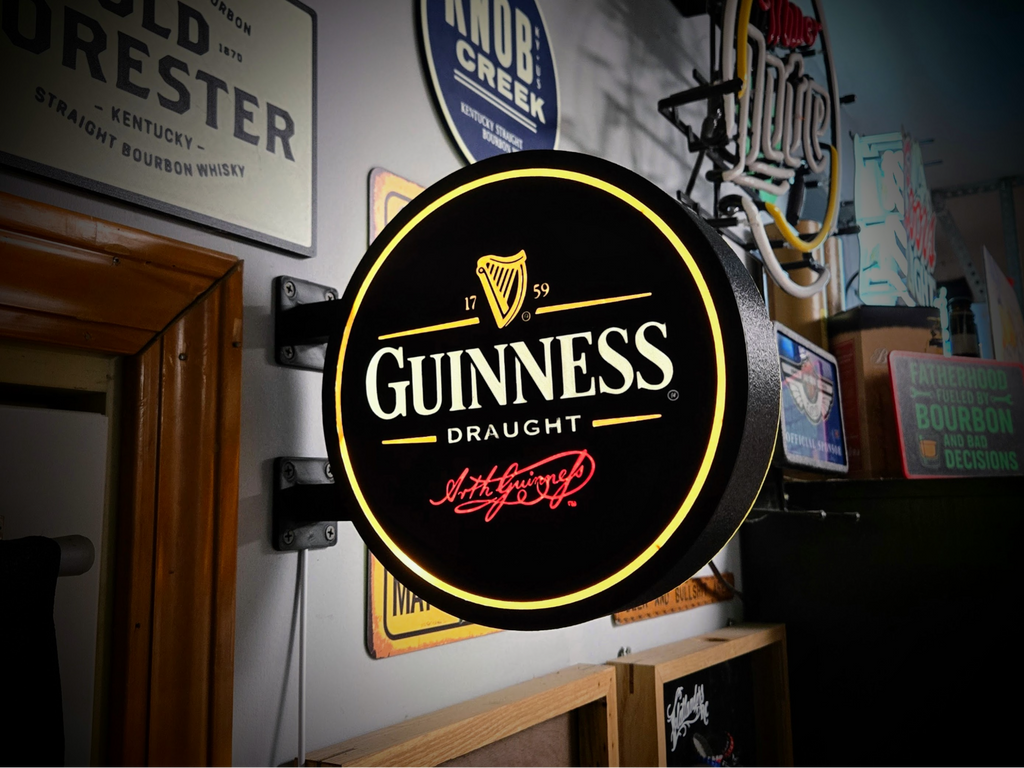 GUINNESS - 2-Sided Wall mount Pub Light