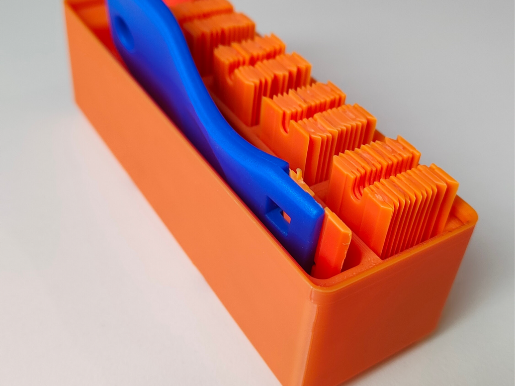 Gridfinity plastic razor scraper and blades 1x3x5u