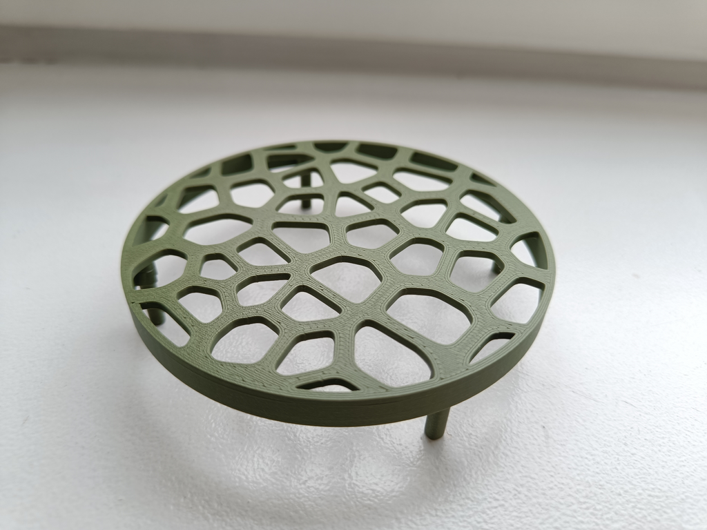 Plant pot riser drainage insert