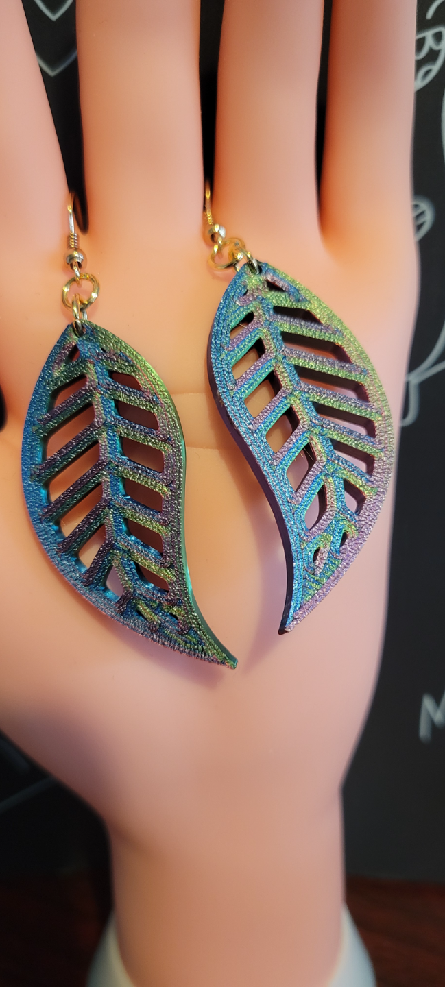 Leafy casual earring design