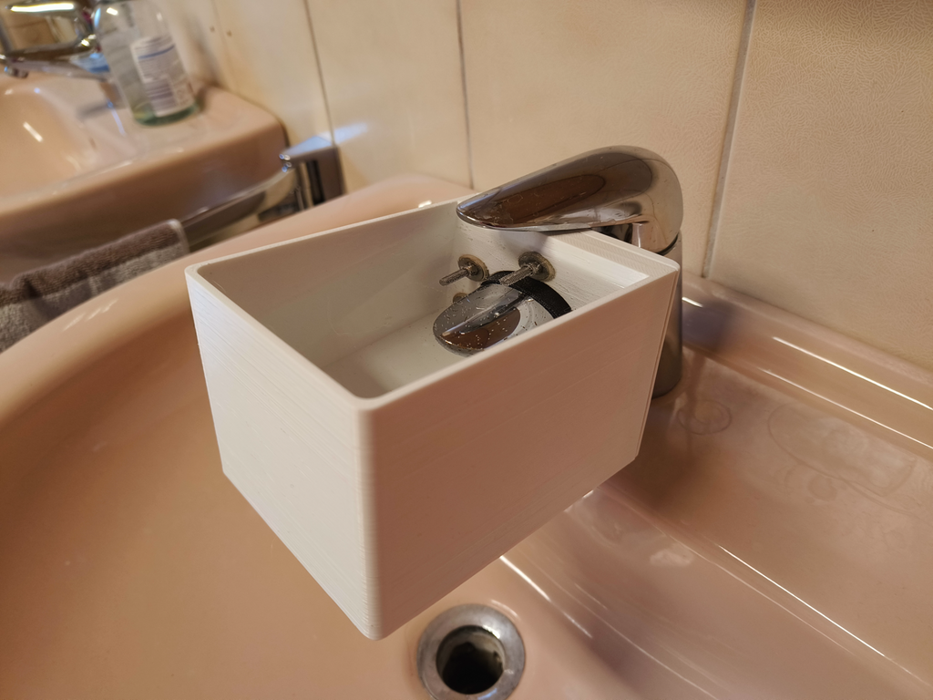 Water Descaling Container for Faucets
