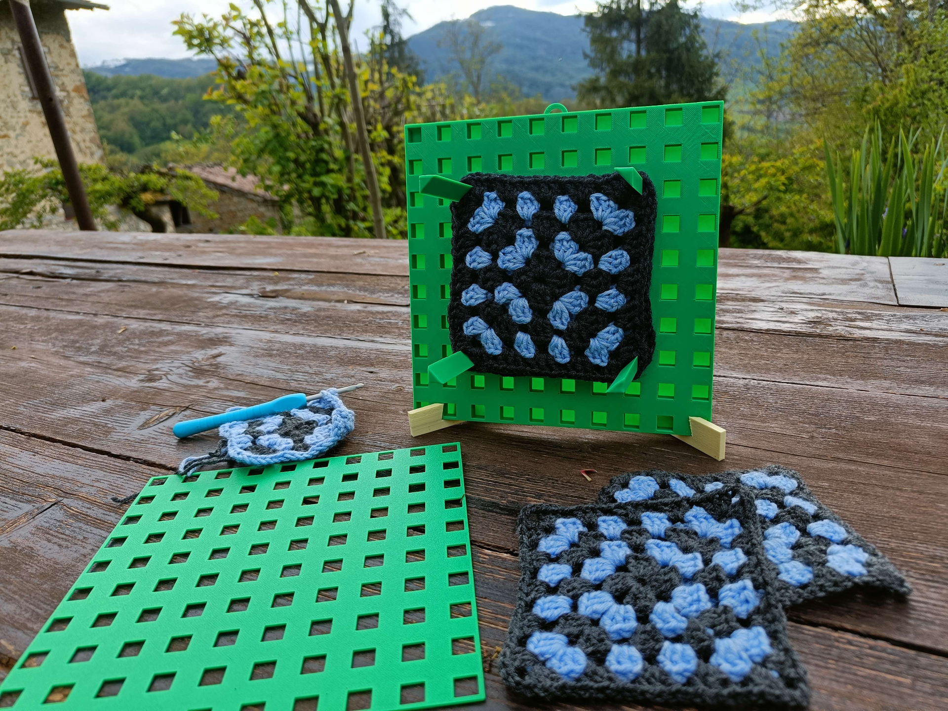 Granny square blocking board