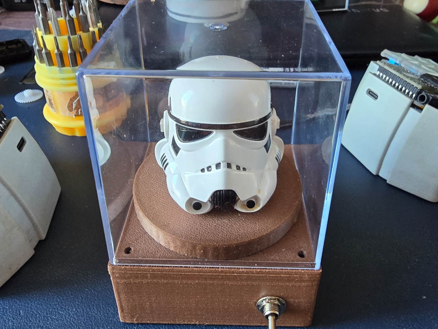 cube 7cm rotating display