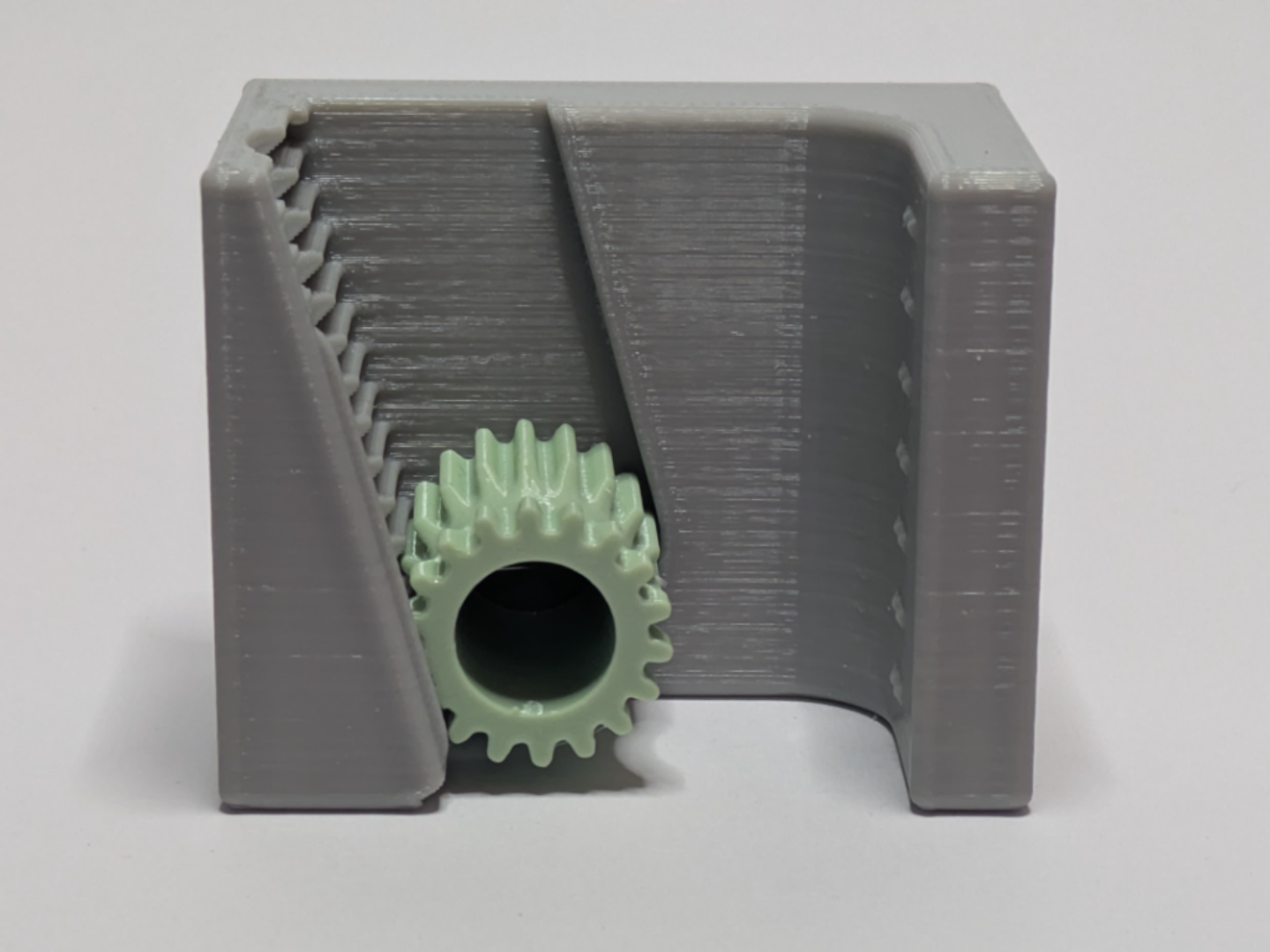 Gravity Broom Holder for Multiboard/openGrid