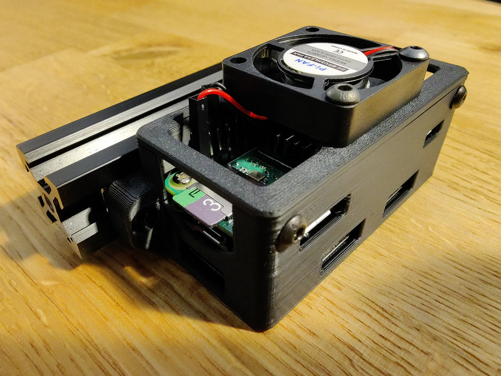 Raspberry Pi Zero 2 W with Waveshare USB HUB and cooler mount