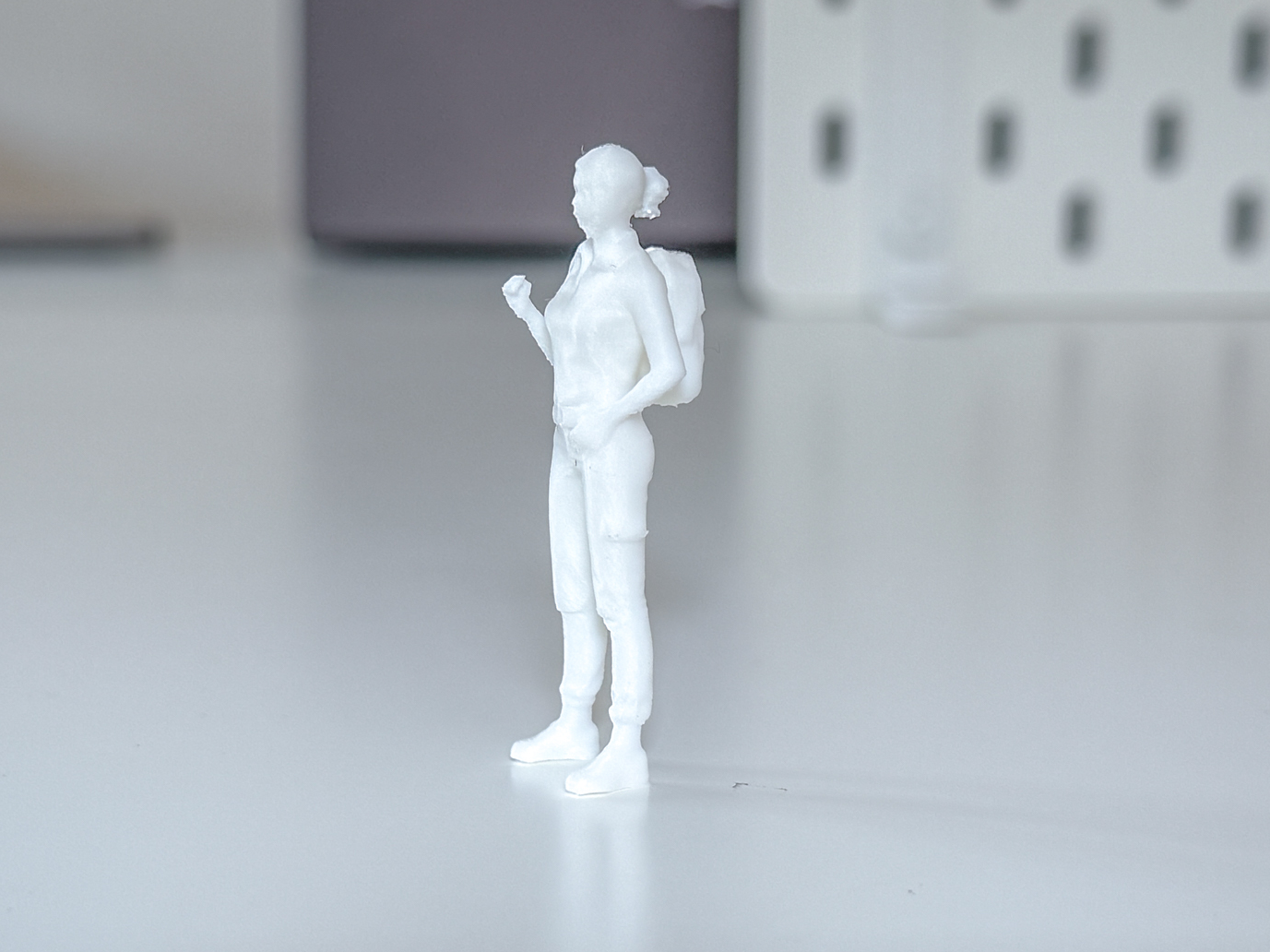 Miniature Woman/Tourist for your Diorama