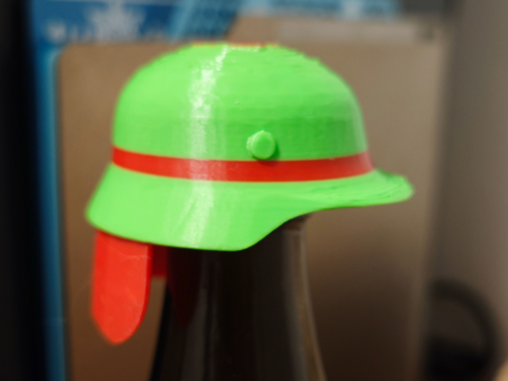 Bier Glasflaschenverschluss Feuerwehrhelm